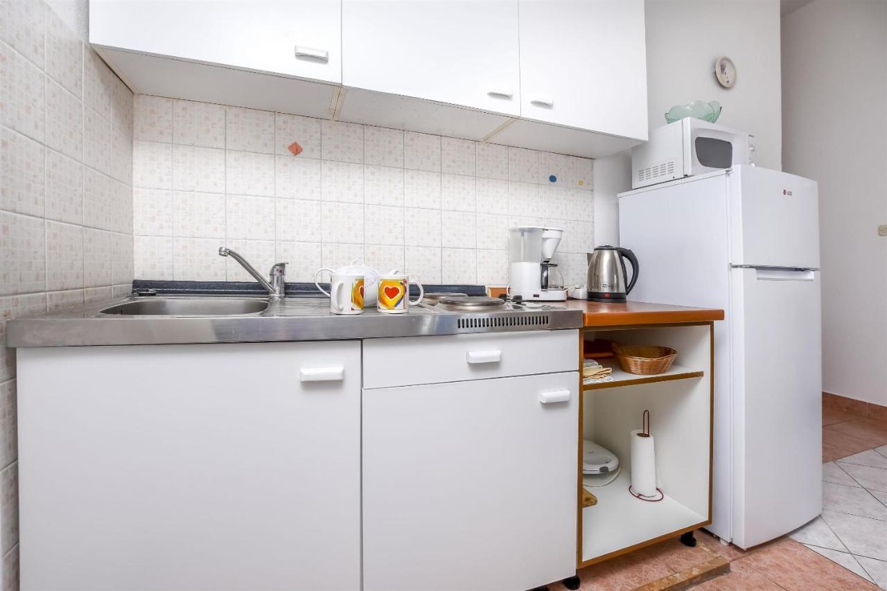 Apartments Zvonko Razanj Exterior photo